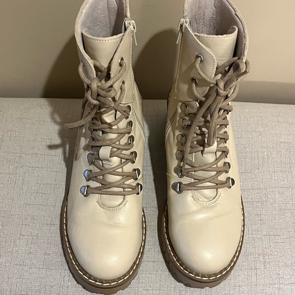 Bertuchi Almond/Cream Leather Lug Sole Lace-up Combat Boots, sz 7.5 - Picture 1 of 6